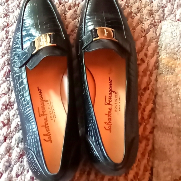 Shoes - Picture 1 of 4